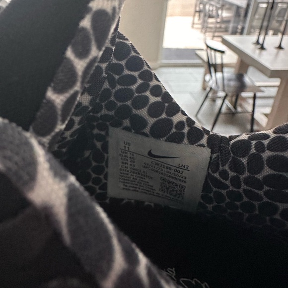 Nike Kobe VI Black and White Sneakers - Picture 11 of 11